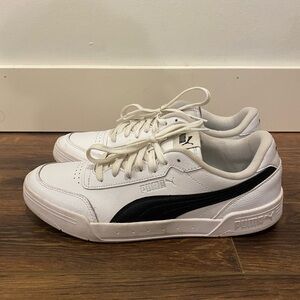Puma Caracal sneakers size 9